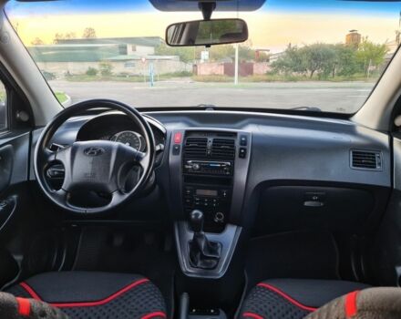 Черный Хендай Туксон, объемом двигателя 0 л и пробегом 277 тыс. км за 8400 $, фото 16 на Automoto.ua