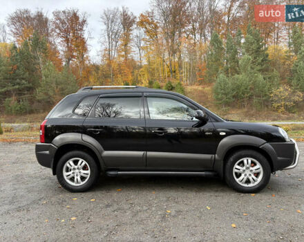 Хендай Туксон 2006 у Тернополі на Automoto.ua Чорний Хендай Туксон, об'ємом двигуна 1.99 л та пробігом 240 тис. км за 7600 $, фото 10 на Automoto.ua