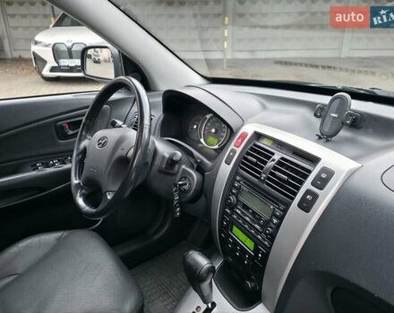 Чорний Хендай Туксон, об'ємом двигуна 1.98 л та пробігом 123 тис. км за 7950 $, фото 31 на Automoto.ua