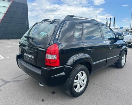 Чорний Хендай Туксон, об'ємом двигуна 2 л та пробігом 306 тис. км за 6900 $, фото 5 на Automoto.ua
