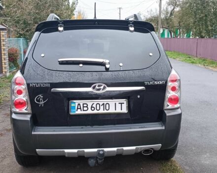 Черный Хендай Туксон, объемом двигателя 2 л и пробегом 124 тыс. км за 7200 $, фото 7 на Automoto.ua