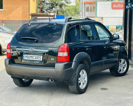 Черный Хендай Туксон, объемом двигателя 0 л и пробегом 202 тыс. км за 8200 $, фото 3 на Automoto.ua