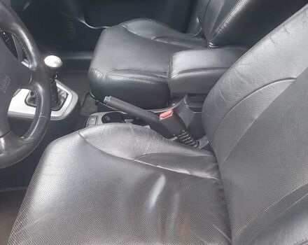 Чорний Хендай Туксон, об'ємом двигуна 1.99 л та пробігом 298 тис. км за 7750 $, фото 12 на Automoto.ua