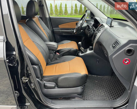 Черный Хендай Туксон, объемом двигателя 2 л и пробегом 216 тыс. км за 7500 $, фото 31 на Automoto.ua