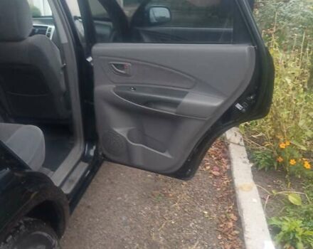 Черный Хендай Туксон, объемом двигателя 2 л и пробегом 231 тыс. км за 8000 $, фото 3 на Automoto.ua