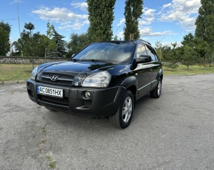 Черный Хендай Туксон, объемом двигателя 2 л и пробегом 249 тыс. км за 5800 $, фото 3 на Automoto.ua