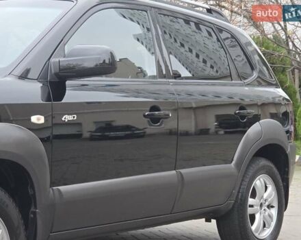 Чорний Хендай Туксон, об'ємом двигуна 1.98 л та пробігом 123 тис. км за 7950 $, фото 17 на Automoto.ua