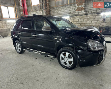 Чорний Хендай Туксон, об'ємом двигуна 2 л та пробігом 252 тис. км за 3000 $, фото 4 на Automoto.ua