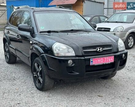 Чорний Хендай Туксон, об'ємом двигуна 2 л та пробігом 167 тис. км за 7950 $, фото 2 на Automoto.ua