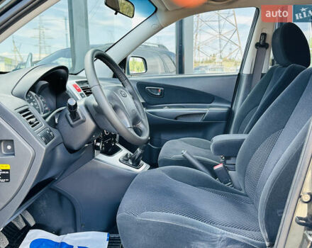 Черный Хендай Туксон, объемом двигателя 0 л и пробегом 202 тыс. км за 8200 $, фото 15 на Automoto.ua