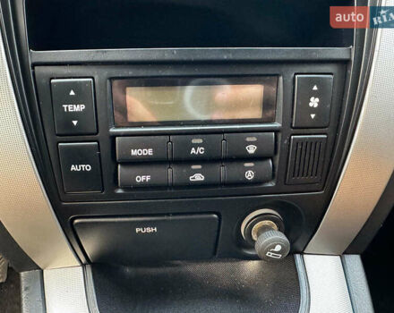 Черный Хендай Туксон, объемом двигателя 2 л и пробегом 210 тыс. км за 7990 $, фото 19 на Automoto.ua