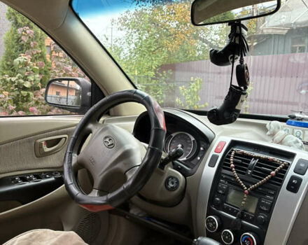 Хендай Туксон 2006 в Черкассах на Automoto.ua Черный Хендай Туксон, объемом двигателя 2 л и пробегом 190 тыс. км за 8000 $, фото 10 на Automoto.ua