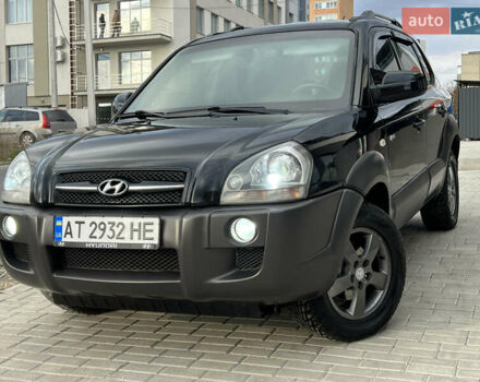 Хендай Туксон 2006 у Тернополі на Automoto.ua Чорний Хендай Туксон, об'ємом двигуна 2 л та пробігом 240 тис. км за 6699 $, фото 1 на Automoto.ua