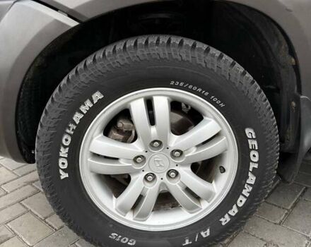 Чорний Хендай Туксон, об'ємом двигуна 2 л та пробігом 124 тис. км за 7950 $, фото 15 на Automoto.ua