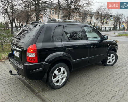 Черный Хендай Туксон, объемом двигателя 2 л и пробегом 242 тыс. км за 6999 $, фото 2 на Automoto.ua