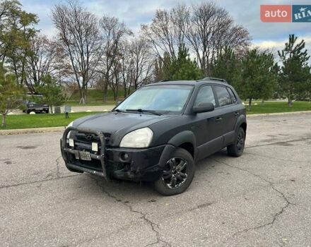 Чорний Хендай Туксон, об'ємом двигуна 2 л та пробігом 397 тис. км за 3900 $, фото 8 на Automoto.ua
