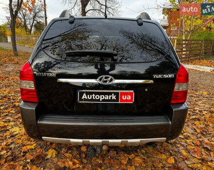 Черный Хендай Туксон, объемом двигателя 2 л и пробегом 210 тыс. км за 7990 $, фото 6 на Automoto.ua