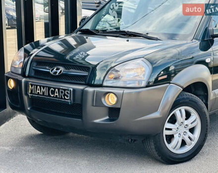 Черный Хендай Туксон, объемом двигателя 0 л и пробегом 202 тыс. км за 8400 $, фото 1 на Automoto.ua