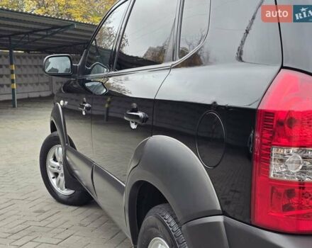 Чорний Хендай Туксон, об'ємом двигуна 1.98 л та пробігом 123 тис. км за 7950 $, фото 6 на Automoto.ua