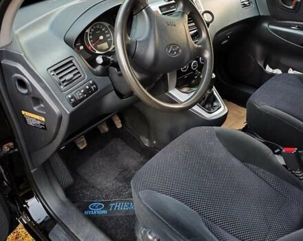 Чорний Хендай Туксон, об'ємом двигуна 2 л та пробігом 271 тис. км за 6599 $, фото 7 на Automoto.ua