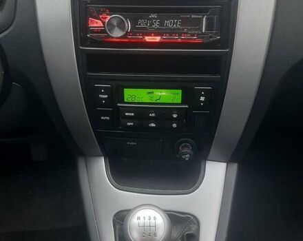 Чорний Хендай Туксон, об'ємом двигуна 1.99 л та пробігом 298 тис. км за 7750 $, фото 8 на Automoto.ua