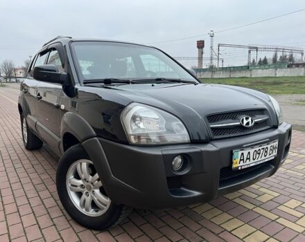 Черный Хендай Туксон, объемом двигателя 2 л и пробегом 220 тыс. км за 7200 $, фото 1 на Automoto.ua