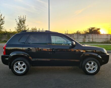 Черный Хендай Туксон, объемом двигателя 0 л и пробегом 277 тыс. км за 8400 $, фото 3 на Automoto.ua