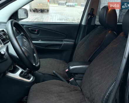 Чорний Хендай Туксон, об'ємом двигуна 1.99 л та пробігом 310 тис. км за 6399 $, фото 19 на Automoto.ua