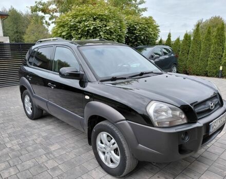 Черный Хендай Туксон, объемом двигателя 2 л и пробегом 233 тыс. км за 7000 $, фото 4 на Automoto.ua