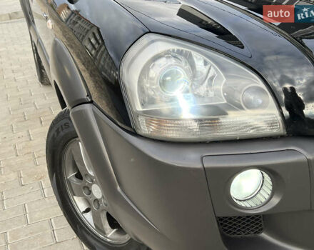 Хендай Туксон 2006 у Тернополі на Automoto.ua Чорний Хендай Туксон, об'ємом двигуна 2 л та пробігом 240 тис. км за 6699 $, фото 25 на Automoto.ua