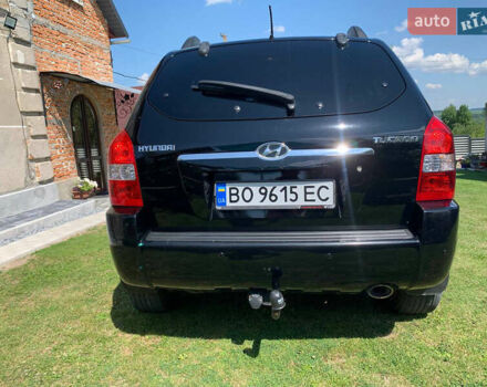 Чорний Хендай Туксон, об'ємом двигуна 1.98 л та пробігом 196 тис. км за 8500 $, фото 2 на Automoto.ua
