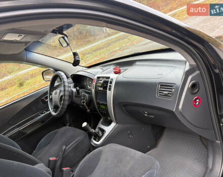 Хендай Туксон 2006 у Тернополі на Automoto.ua Чорний Хендай Туксон, об'ємом двигуна 1.99 л та пробігом 240 тис. км за 7600 $, фото 28 на Automoto.ua