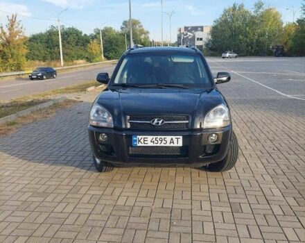 Чорний Хендай Туксон, об'ємом двигуна 2 л та пробігом 228 тис. км за 7800 $, фото 6 на Automoto.ua