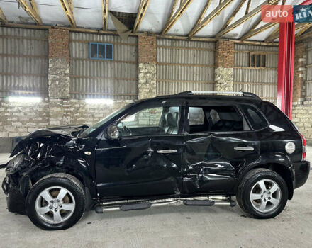 Чорний Хендай Туксон, об'ємом двигуна 2 л та пробігом 252 тис. км за 3000 $, фото 3 на Automoto.ua