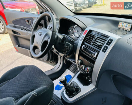 Черный Хендай Туксон, объемом двигателя 0 л и пробегом 202 тыс. км за 8200 $, фото 37 на Automoto.ua