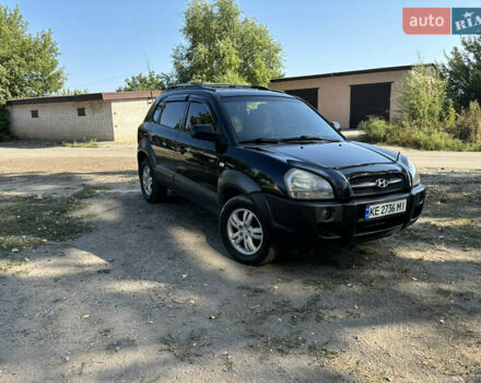 Черный Хендай Туксон, объемом двигателя 2 л и пробегом 274 тыс. км за 7300 $, фото 3 на Automoto.ua