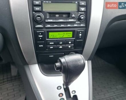 Чорний Хендай Туксон, об'ємом двигуна 1.98 л та пробігом 123 тис. км за 7950 $, фото 33 на Automoto.ua