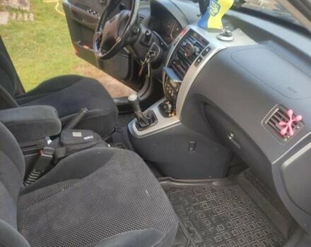 Хендай Туксон 2006 в Заречном на Automoto.ua Черный Хендай Туксон, объемом двигателя 2 л и пробегом 179 тыс. км за 7200 $, фото 11 на Automoto.ua