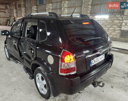 Чорний Хендай Туксон, об'ємом двигуна 2 л та пробігом 252 тис. км за 3000 $, фото 5 на Automoto.ua