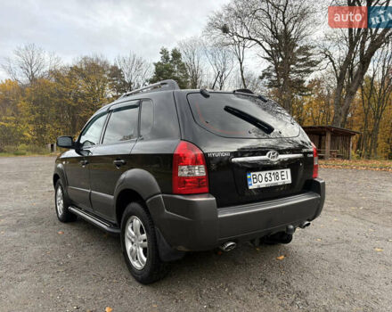 Хендай Туксон 2006 у Тернополі на Automoto.ua Чорний Хендай Туксон, об'ємом двигуна 1.99 л та пробігом 240 тис. км за 7600 $, фото 13 на Automoto.ua