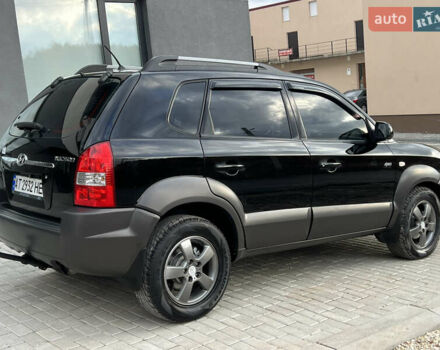 Хендай Туксон 2006 у Тернополі на Automoto.ua Чорний Хендай Туксон, об'ємом двигуна 2 л та пробігом 240 тис. км за 6699 $, фото 19 на Automoto.ua