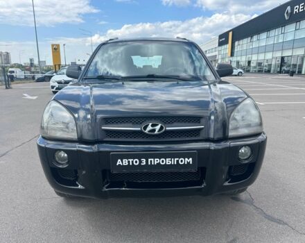 Чорний Хендай Туксон, об'ємом двигуна 2 л та пробігом 306 тис. км за 6900 $, фото 1 на Automoto.ua