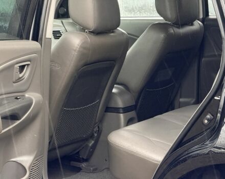 Черный Хендай Туксон, объемом двигателя 2 л и пробегом 263 тыс. км за 7950 $, фото 11 на Automoto.ua