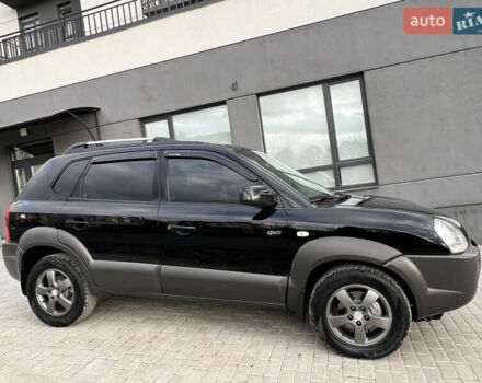 Хендай Туксон 2006 у Тернополі на Automoto.ua Чорний Хендай Туксон, об'ємом двигуна 2 л та пробігом 240 тис. км за 6699 $, фото 21 на Automoto.ua