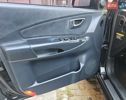 Черный Хендай Туксон, объемом двигателя 2 л и пробегом 247 тыс. км за 6300 $, фото 6 на Automoto.ua