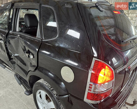 Чорний Хендай Туксон, об'ємом двигуна 2 л та пробігом 252 тис. км за 3000 $, фото 41 на Automoto.ua