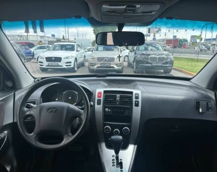 Чорний Хендай Туксон, об'ємом двигуна 2 л та пробігом 306 тис. км за 6900 $, фото 8 на Automoto.ua