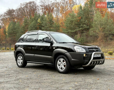 Хендай Туксон 2006 у Тернополі на Automoto.ua Чорний Хендай Туксон, об'ємом двигуна 1.99 л та пробігом 240 тис. км за 7600 $, фото 44 на Automoto.ua