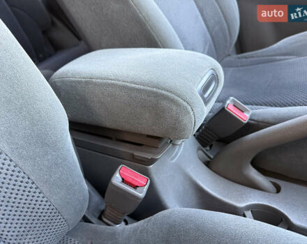 Черный Хендай Туксон, объемом двигателя 2 л и пробегом 249 тыс. км за 7450 $, фото 28 на Automoto.ua