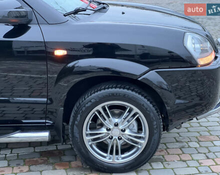 Чорний Хендай Туксон, об'ємом двигуна 1.98 л та пробігом 170 тис. км за 6999 $, фото 19 на Automoto.ua